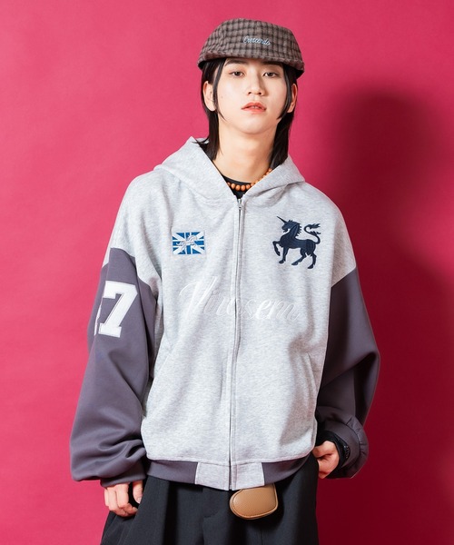 パーカー a.p.o.v. フェルトワッペン＆ナンバリング刺繍スタジャン