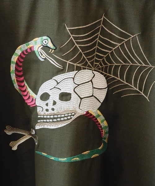 シャツ ヴィンテージライク スカル刺繍 オープンカラー ルーズショートスリーブシャツ メンズ レディースの画像