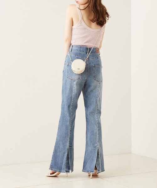 ⭐️新品未使用⭐️Fleur カラーブロックデニムパンツ ScoLar（スカラー）の「131615：蝶柄アップリケ刺繍デニムパンツ