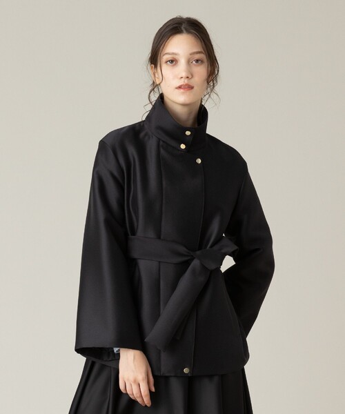 ルルウィルビーのショート丈コート　ブラック LOULOU WILLOUGHBY】シャルムビーバーケープ風コート|allureville