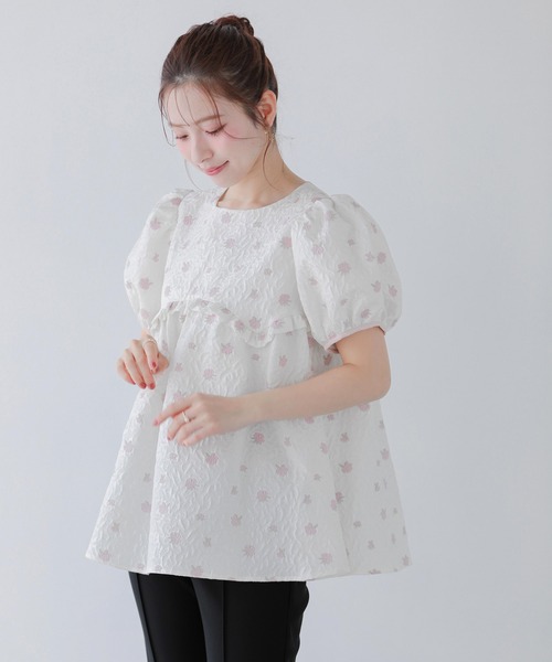 Fit more（フィットモア） フラワージャガード袖パイピングトップス 