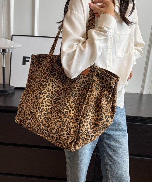 完売必須【D&G】ヒョウ柄ハンドバッグ レオパード（ヒョウ柄） Dolce & Gabbana(ドルチェ&ガッバーナ