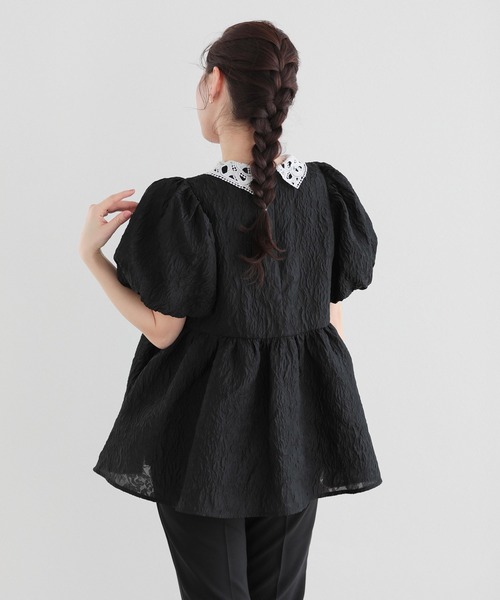 Fit more（フィットモア） レース衿ジャガードペプラムトップス