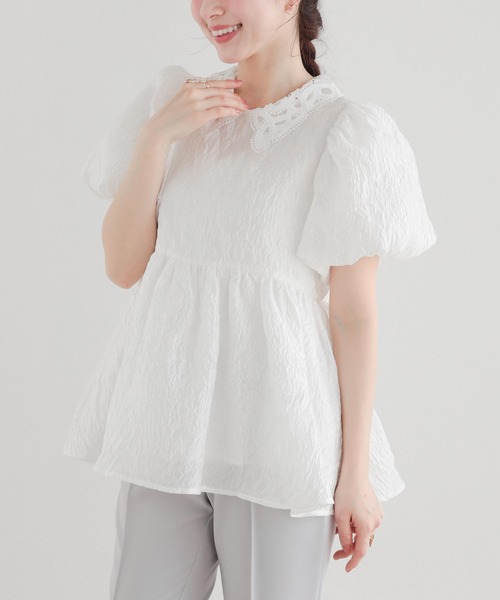 Fit more（フィットモア） レース衿ジャガードペプラムトップス