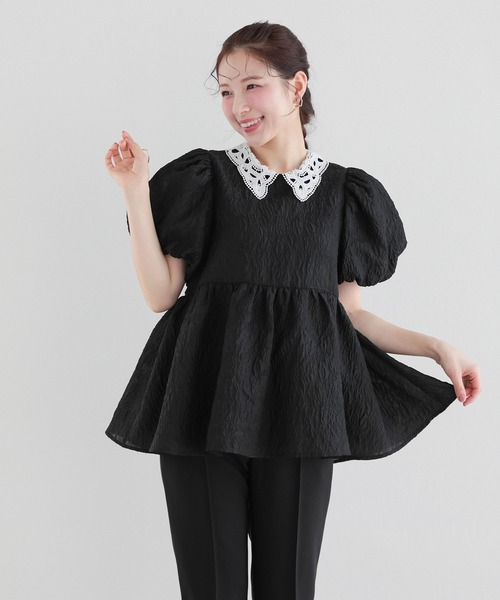 Fit more（フィットモア） レース衿ジャガードペプラムトップス