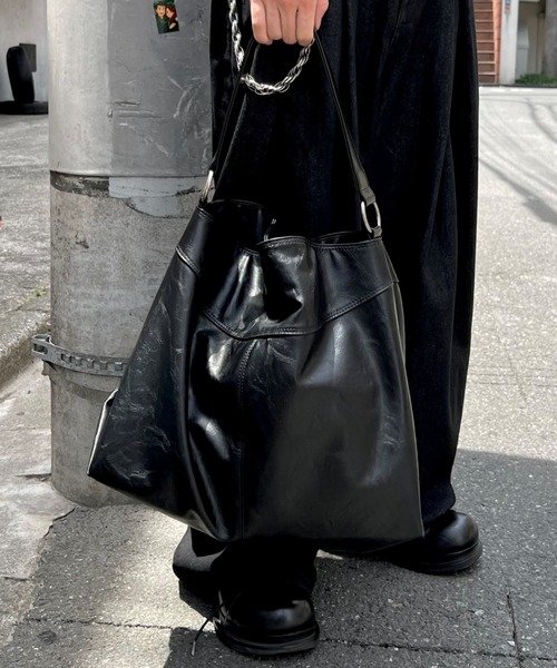 ショルダーバッグ 「HAH ARCHIVE」Contour Shoulder Bag（Faux Leather