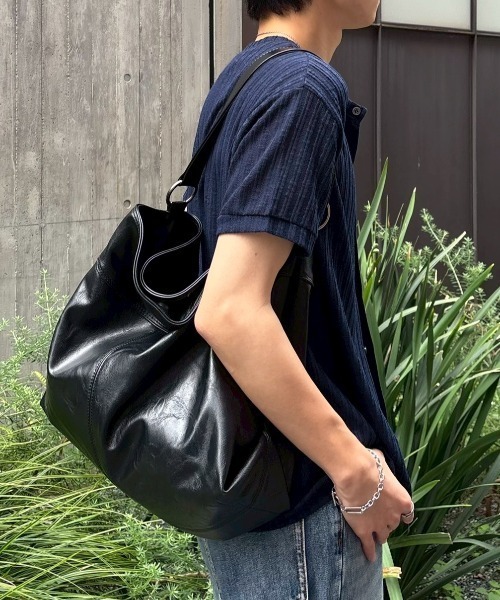ショルダーバッグ 「HAH ARCHIVE」Contour Shoulder Bag（Faux Leather