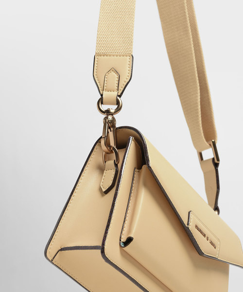 CHARLES ＆ KEITH ショルダーバッグ バッグ フロントフラップ