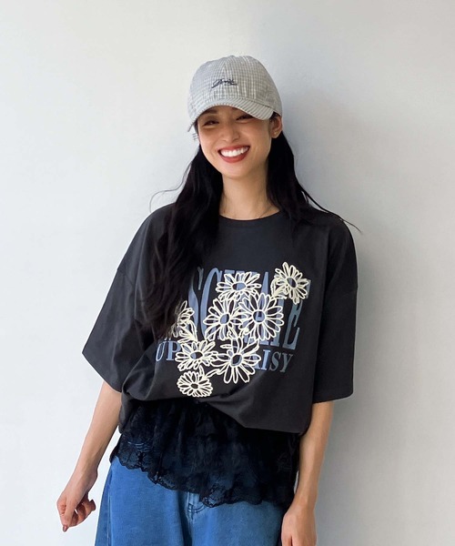 AS KNOW tシャツ フラワー刺繍重ねロゴプリント ビッグ