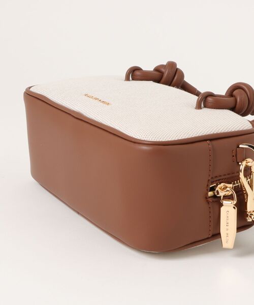 CHARLES ＆ KEITH トートバッグ Sammie サミーキャンバスノット