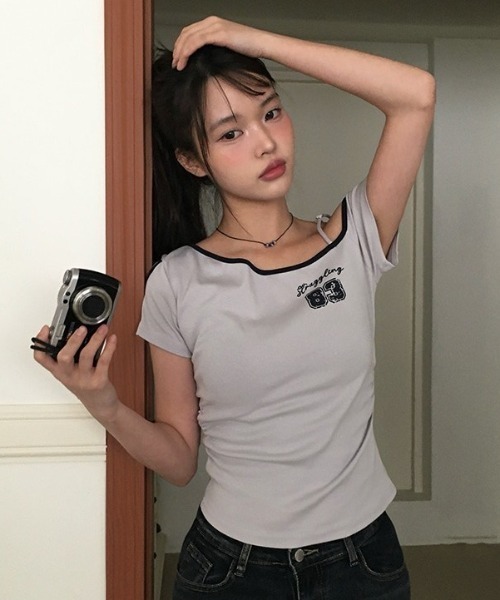 anyonemore tシャツ ワンオフショルダー肩紐ナンバーレタリング