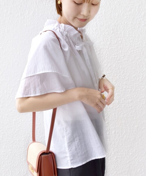 美品　SHIPS 24SS コットンボイル　ネックギャザー　ボウタイブラウス SHIPS ブラウス シャツ 「手洗い可能」コットンボイル ネック