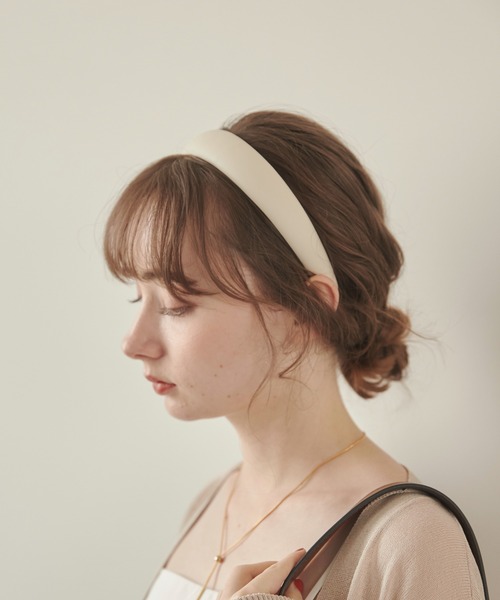 カチューシャ 1 このカチューシャがしたくてめずらしく白着てった🏰💭🎀クリスマス感