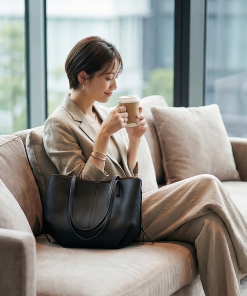トートバッグ 「DELI by」ニュアンスフォルムレザートート レディースの画像
