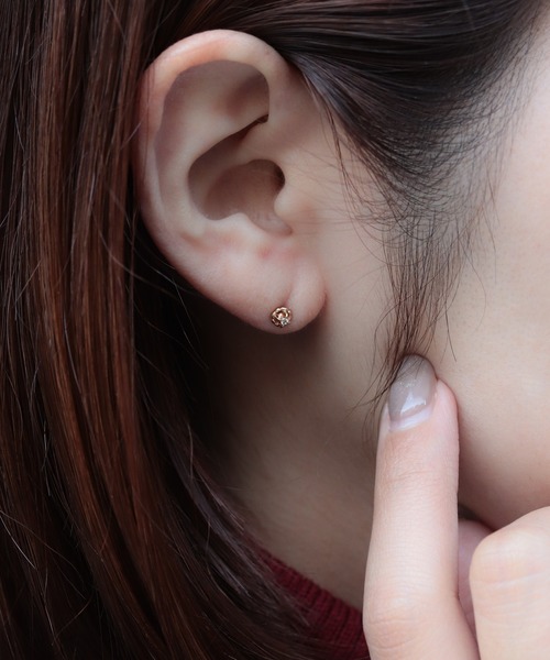 ノワールドプーペ　k10 一粒ダイア　ピアス NOIR DE POUPEE（ノワールドプーペ）の「K10 一粒ダイヤモンド(0.06ct