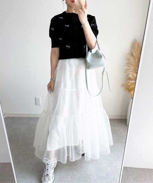 極美品♡Reneルネ♡お花刺繍カーディガン ホワイト 36 &. NOSTALGIA カーディガン 「ZOZO限定」花刺繍ニット