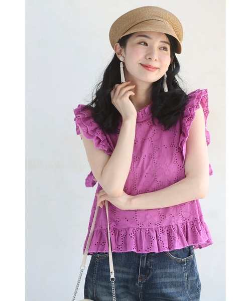 tシャツ 花が浮かび上がるパンチングレースプルオーバートップス レディース