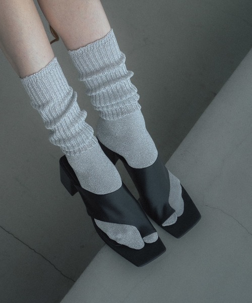 FAKUI 靴下 GLITTER TABI LOOSE SOCKS / ラメ足袋ルーズソックス