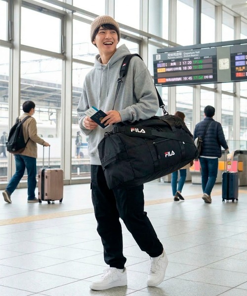 ボストンバッグ 「FILA/フィラ」 別注 ミニ 筆記体 ロゴ 3way ボストンバッグ リュック ショルダーバッグ 大容量 47Lの画像