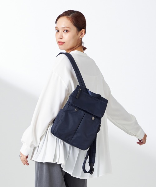 Y'SACCS（イザック） デイバック リュック ダブルホックポケット