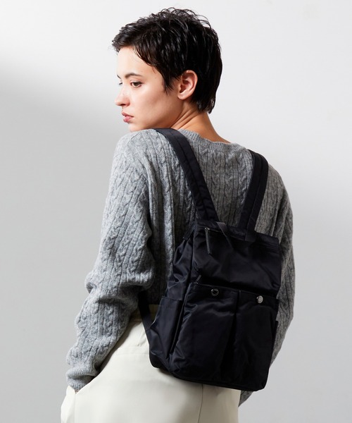 Y'SACCS（イザック） デイバック リュック ダブルホックポケット