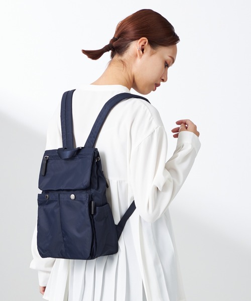 Y'SACCS（イザック） デイバック リュック ダブルホックポケット