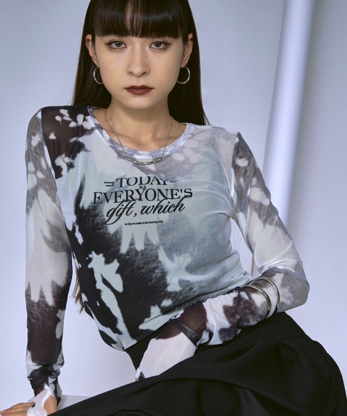 Ezick tシャツ Nuance spring ロゴニュアンスシアートップス