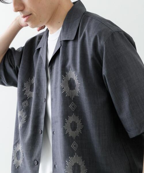 ITEMS URBANRESEARCH（アイテムズ アーバンリサーチ） シャツ モチーフ