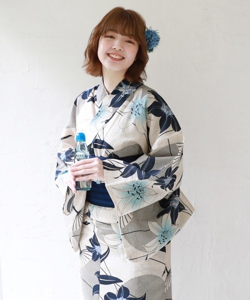 生成り色の地に雪輪や撫子、蜻蛉が舞い飛ぶ涼やかな麻混の浴衣です 和なでしこ 浴衣 「和なでしこ」拘りの綿麻浴衣3点セット「生成