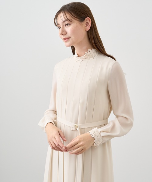 ★12/25まで★【ANAYI】ベージュ 長袖 プリーツ ワンピース(36) ANAYI（アナイ） 長袖ワンピース 36 ベージュ レディース : ZOZOTOWN