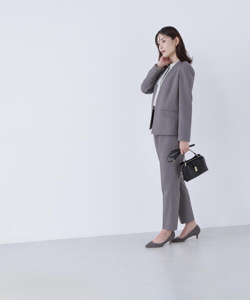 ナチュラルビューティーベーシック　ノーカラージャケット　テーパードパンツ　美品 NATURAL BEAUTY BASIC（ナチュラルビューティーベーシック