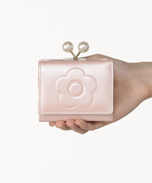 未使用　マリークワント　エンボスパールがま口ウォレット MARY QUANT（マリークヮント） 財布 マリークワント エンボスデイジー