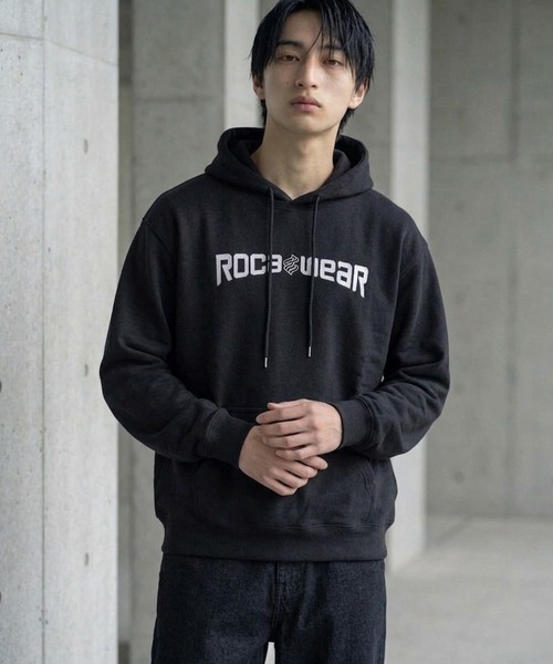 ◆新品未使用◆ROCAWEARパーカー「R」ブラック　XLサイズ ROCAWEAR（ロカウェア） パーカー ENBROIDERY P/O HOODIE(CN) メンズ