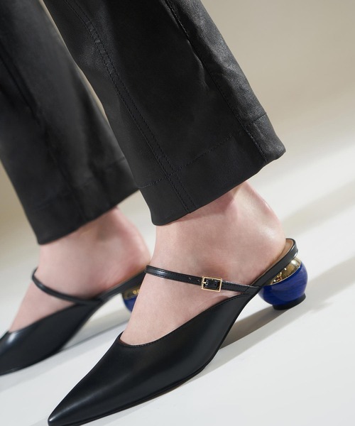 台湾 CHARLES&KEITH スクエアトゥ メッシュミュール CHARLES & KEITH（チャールズ & キース）の「スクエアトゥ ドル