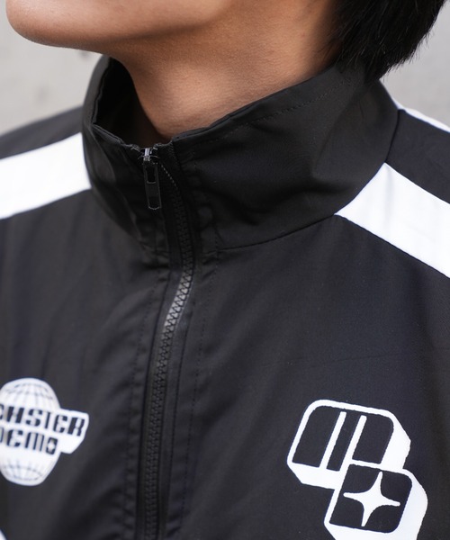 adabat　ナイロンジャンパー 黒 エンブレム付き　V Penguin by Munsingwear ナイロンスタジアムジャンパー