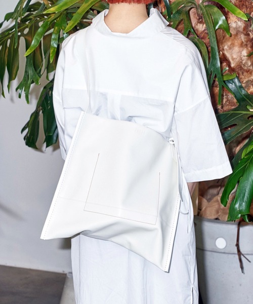 EARLE（アール） ショルダーバッグ アール / Welt piping shoulder bag 