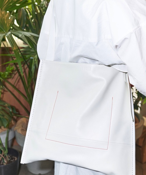 EARLE（アール） ショルダーバッグ アール / Welt piping shoulder bag 
