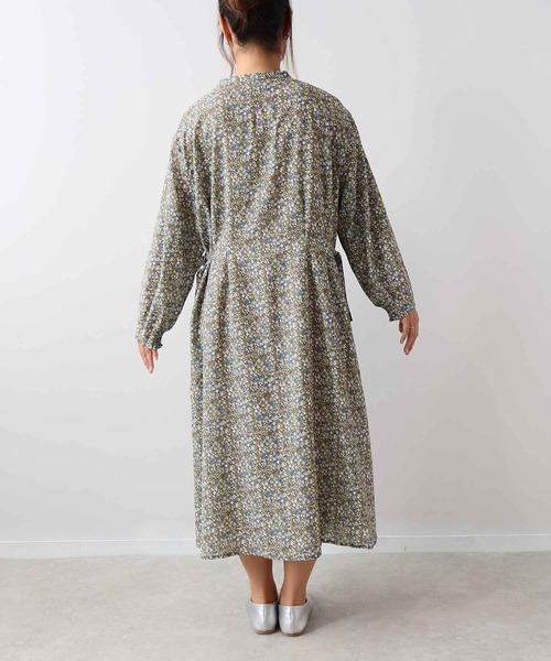 leswel ワンピース 「L〜5L 大きいサイズ」タック入りバンドカラー花柄