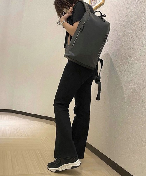 極美品 +DIANA プラスダイアナ ラバー素材 ブラック 黒 リュック 極美品 +DIANA プラスダイアナ ラバー素材 ブラック 黒 リュック 極美