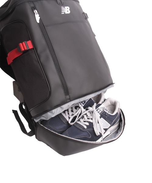 New Balance（ニューバランス） デイバック リュック 32L PUレザー