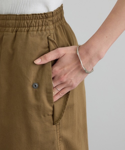 ワイドパンツ カーゴパンツ 「WEB限定」ブロークンツイルミリタリータックカーゴパンツ レディースの画像