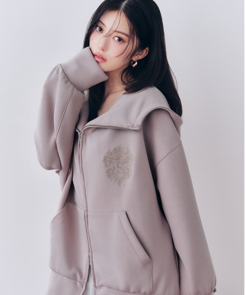 ✨完売品/24SS/新品✨スナイデル ボリュームパーカー フルジップ ロゴ モカ SNIDEL（スナイデル） パーカー 「WEB限定カラーあり」エンブレムロゴ