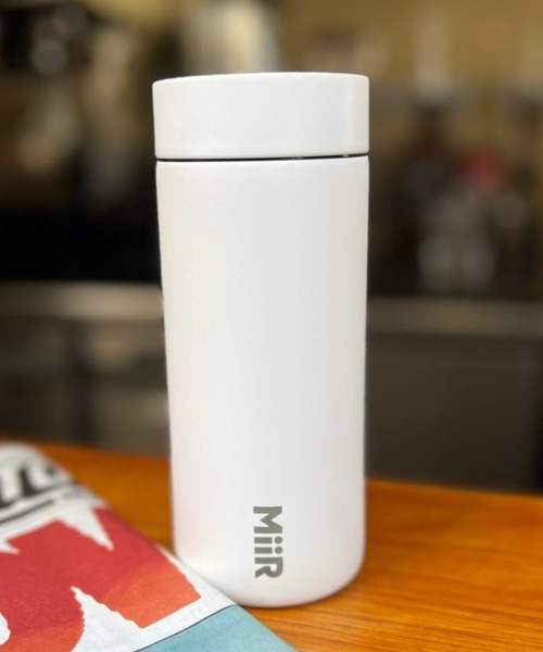 EREWHON MiiR ハンドル付き水筒 クリーム色 EREWHON MiiR ハンドル付き水筒 クリーム色 - メルカリ