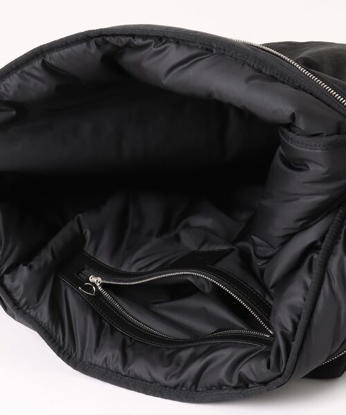 【Annie】【美品】【大容量】マスターピース ☘ ショルダーバッグ ITTI ショルダーバッグ 「ITTI / イッチ」ANNIE PUFFER BIG MOON