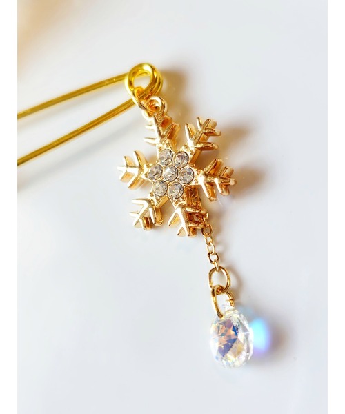 TONE（トネ） ブローチ 「MUURABBTI」雪の結晶とキラキラ雫の