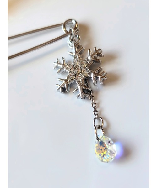 TONE（トネ） ブローチ 「MUURABBTI」雪の結晶とキラキラ雫の