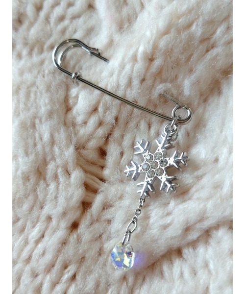 TONE（トネ） ブローチ 「MUURABBTI」雪の結晶とキラキラ雫の