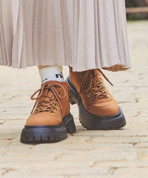 UGG Australia（アグオーストラリア） 「UGG」 シューズ 23cm ベージュ