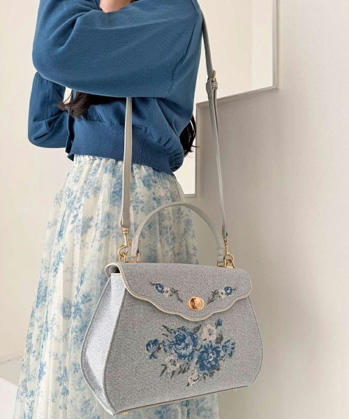 【an another angelus】ローズ刺繍フラップハンドバッグ an another angelus（アンアナザーアンジェラス） ハンドバッグ ローズ