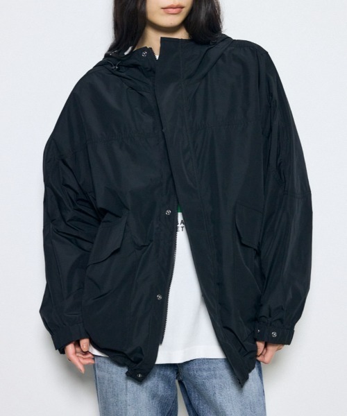 AZUL BY MOUSSY（アズールバイマウジー） マウンテンパーカー ウインド